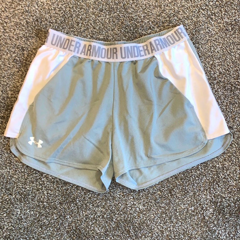 Underarmour athletic shorts